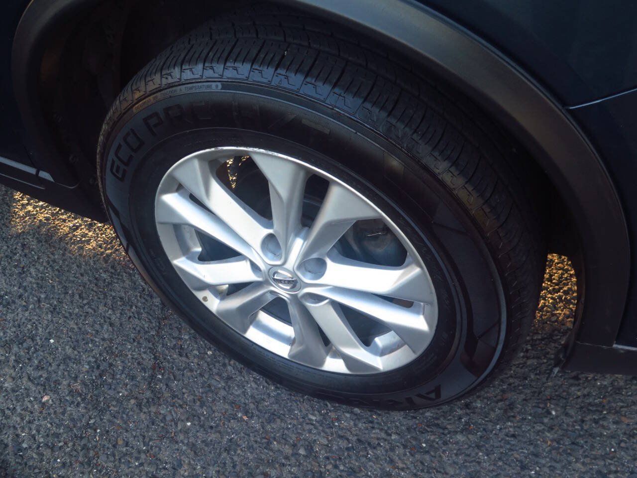 Used 2016 Nissan Rogue SV AWD/4WD image 27