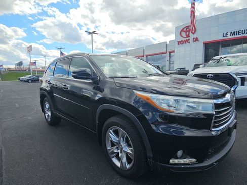 Used 2015 Toyota Highlander Limited w/ Driver Technology Package AWD/4WD image 1