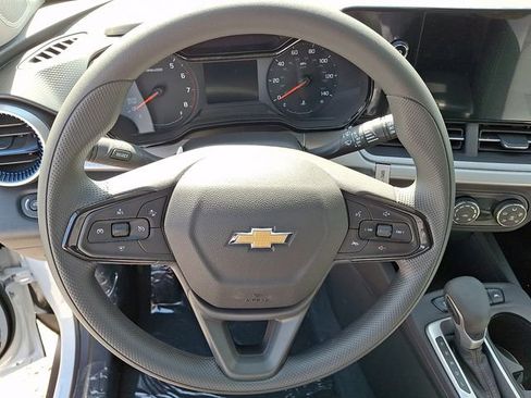 New 2026 Chevrolet Trax LS image 8