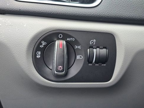 Used 2017 Audi Q3 2.0T Premium Plus w/ Premium Plus Package image 27