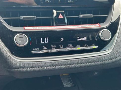 Certified 2025 Toyota Corolla SE image 29