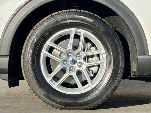 New 2026 Ford Explorer Active w/ Active Comfort Package image 26