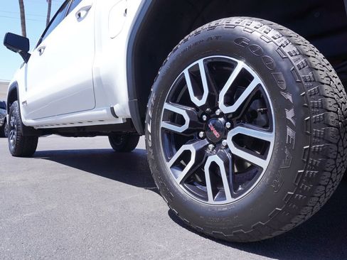 Certified 2025 GMC Sierra 1500 AT4 image 6