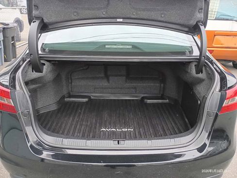 Used 2018 Toyota Avalon XLE Plus image 7