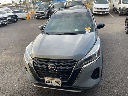 Used 2022 Nissan Kicks SR w/ Interior Electronics Package FWD image 1