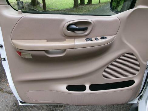 Used 1999 Ford F150 Lariat image 13