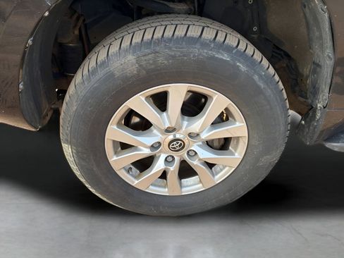 Used 2016 Toyota Land Cruiser w/ Four Season Floor Mat Package image 9