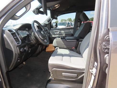 Used 2023 RAM 1500 Big Horn AWD/4WD image 25