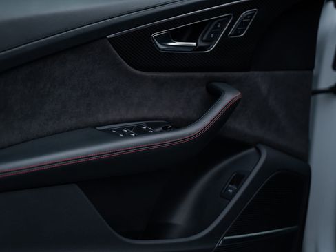 Used 2022 Audi RS Q8 image 34