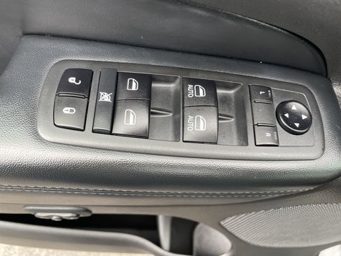 Used 2020 Jeep Grand Cherokee Limited image 36