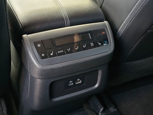 Used 2025 Nissan Pathfinder SL w/ SL Premium Package image 23