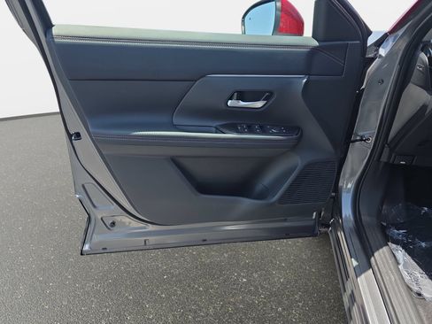 New 2026 Nissan Kicks SR FWD image 25