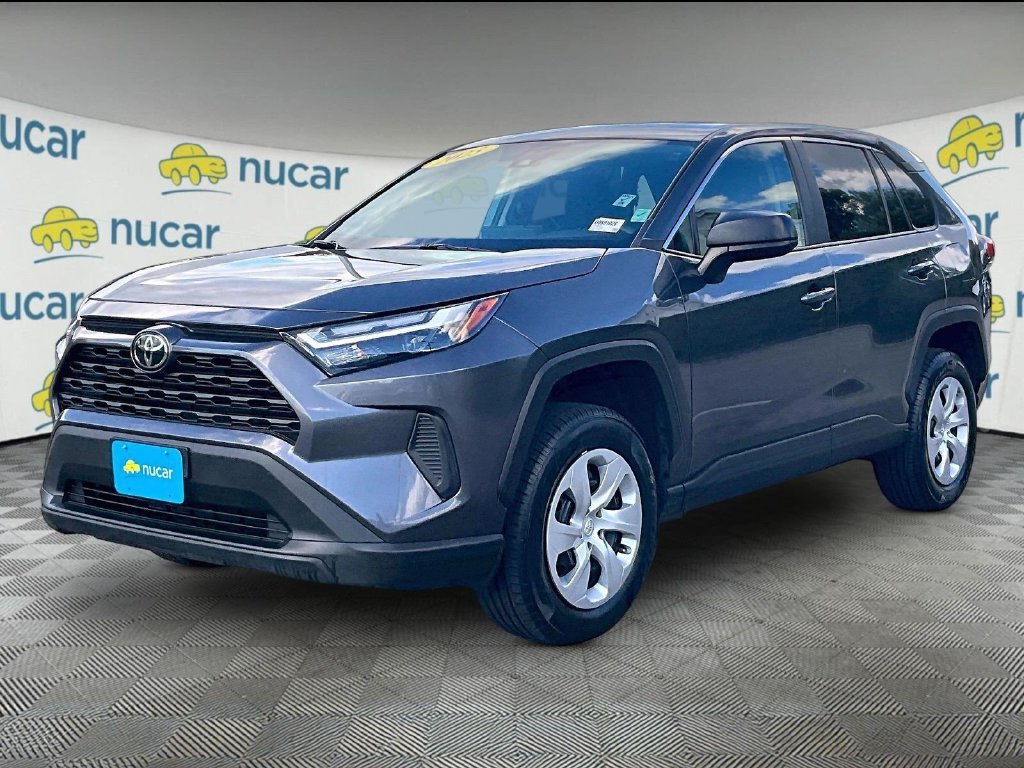 Used 2025 Toyota RAV4 LE AWD/4WD image 3