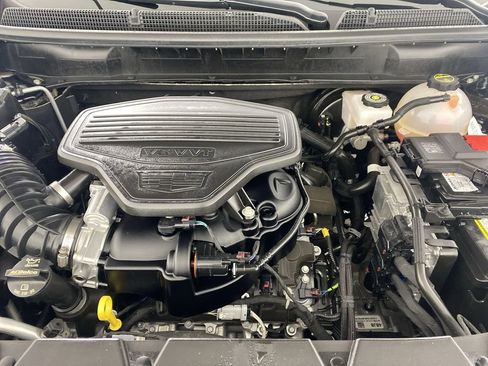 Used 2025 Cadillac XT5 Premium Luxury image 32