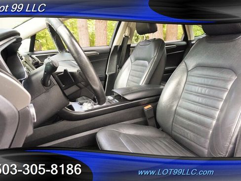 Used 2017 Ford Fusion SE w/ Fusion SE Technology Package FWD image 13