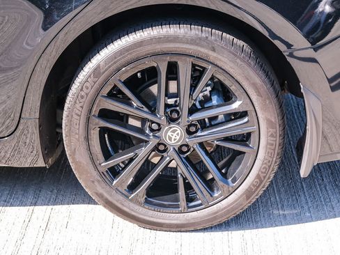 Certified 2025 Toyota Camry SE AWD/4WD image 9