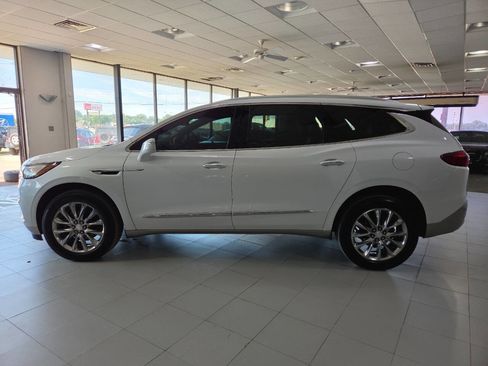 Used 2020 Buick Enclave Essence w/ Sound and Sites Package FWD image 4