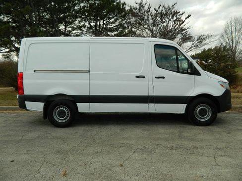 Used 2022 Mercedes-Benz Sprinter 1500 image 5