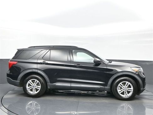 Used 2020 Ford Explorer XLT w/ Comfort Package image 7