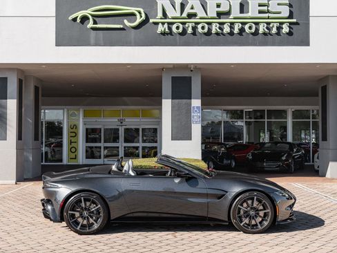 Used 2021 Aston Martin V8 Vantage Roadster image 53