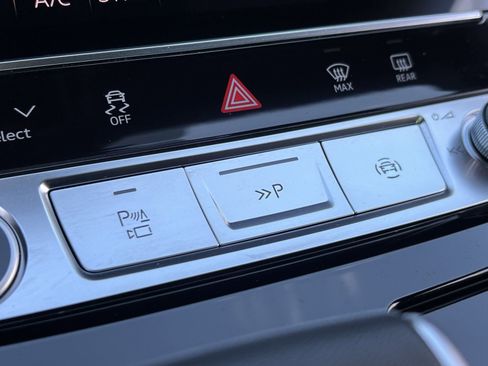 Used 2025 Audi A8 L 3.0T image 34