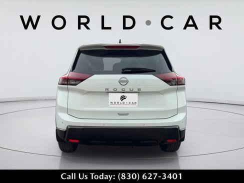 Used 2025 Nissan Rogue S FWD image 4
