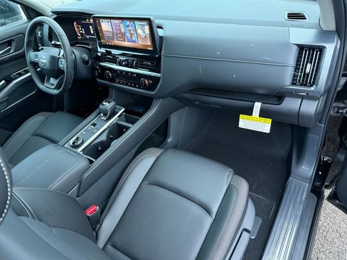 New 2026 Nissan Pathfinder SL image 17