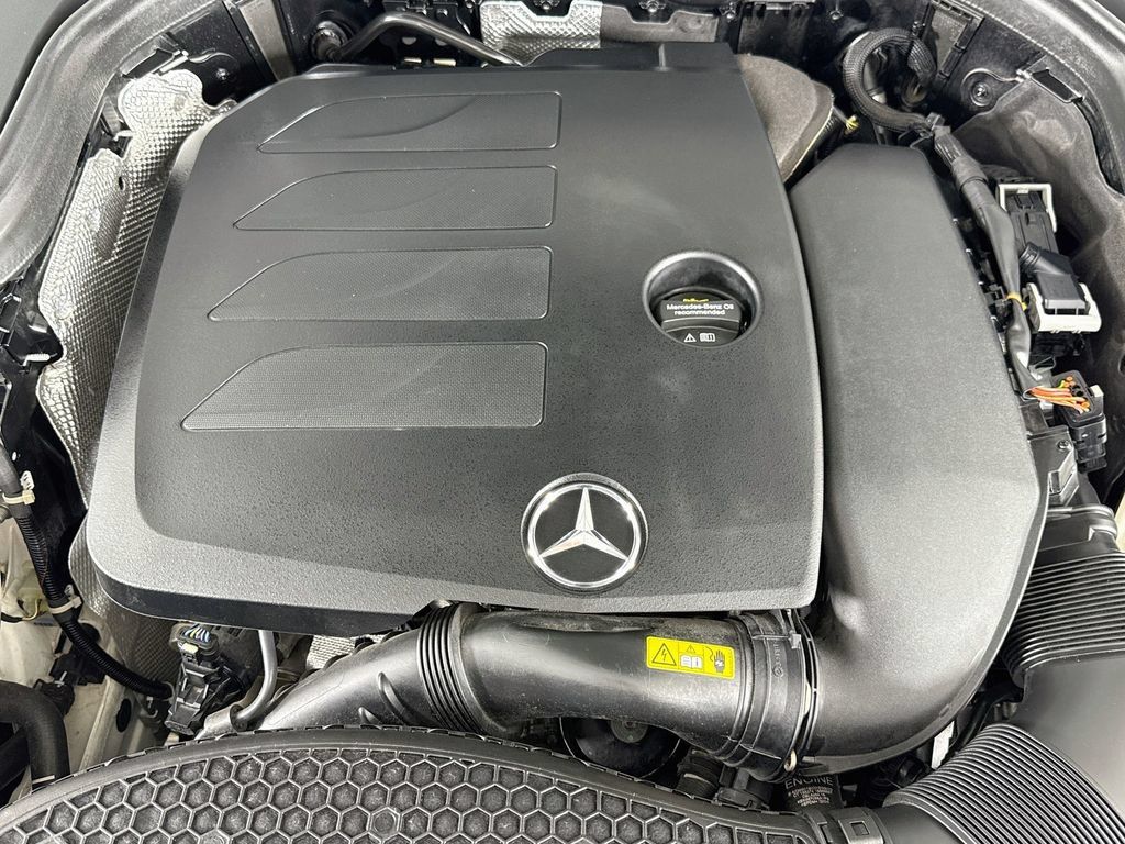 Used 2022 Mercedes-Benz GLC 300 image 27