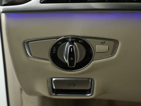 Used 2018 Mercedes-Benz S 560 Sedan image 9
