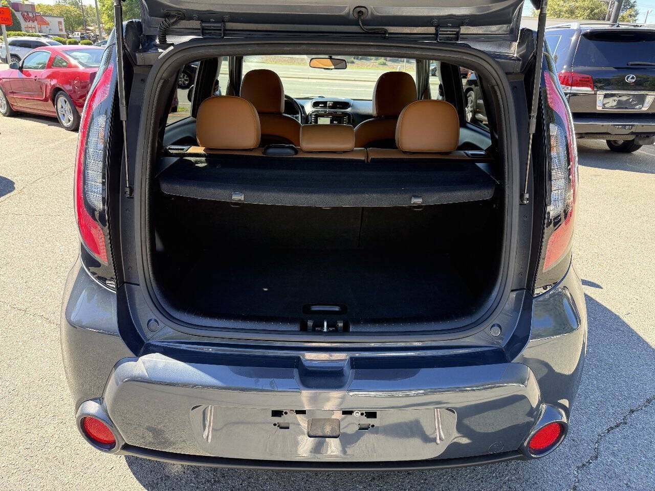 Used 2015 Kia Soul ! w/ Sun & Sound Package FWD image 12