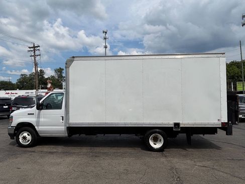 Used 2021 Ford E-350 and Econoline 350 Super Duty RWD image 5