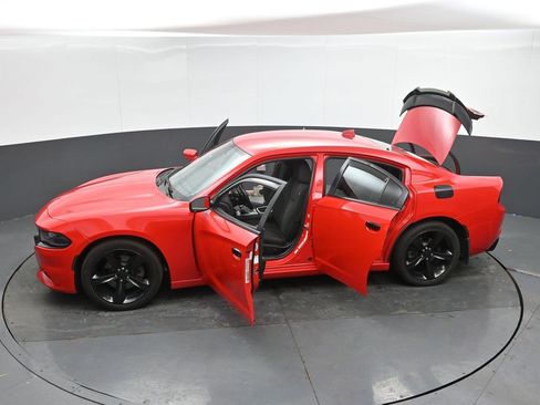 Used 2018 Dodge Charger R/T RWD image 51
