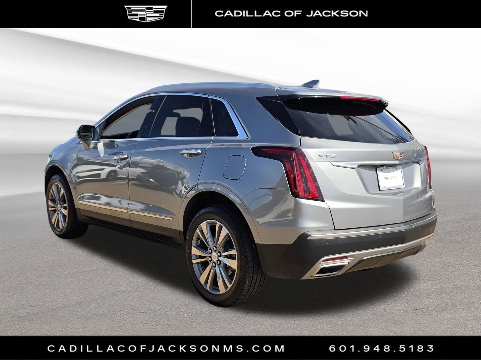 Certified 2025 Cadillac XT5 Premium Luxury FWD image 3