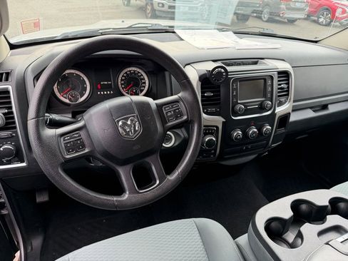 Used 2017 RAM 1500 Classic SLT image 4