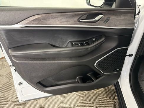 Certified 2021 Jeep Grand Cherokee L Limited image 13