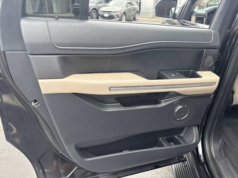 Used 2024 Ford Expedition Max Limited AWD/4WD image 23