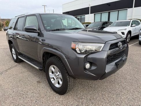 Used 2018 Toyota 4Runner SR5 image 3