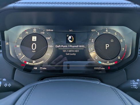 New 2026 Land Rover Range Rover Long Wheelbase Autobiography image 12