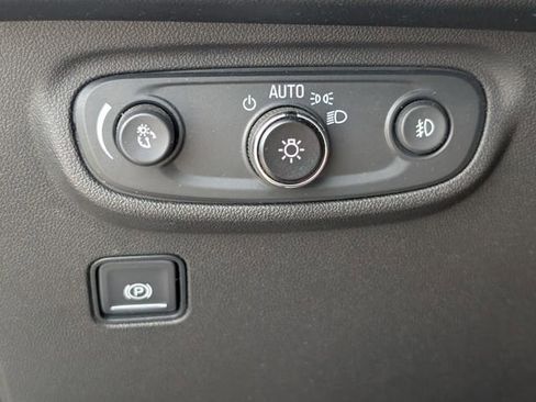 Used 2021 GMC Terrain SLT w/ Elevation Edition image 24