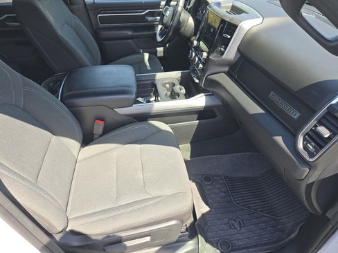Used 2024 RAM 1500 Big Horn AWD/4WD image 31