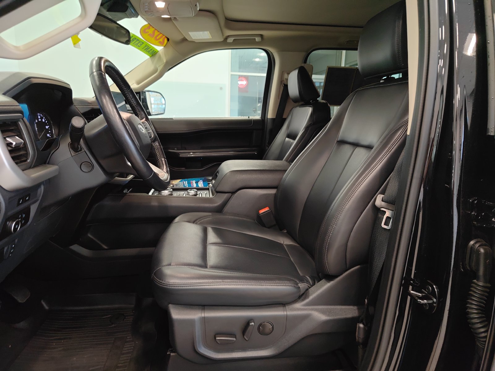 Used 2023 Ford Expedition XLT AWD/4WD image 10