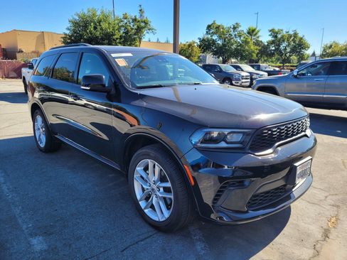 Used 2024 Dodge Durango GT RWD image 2