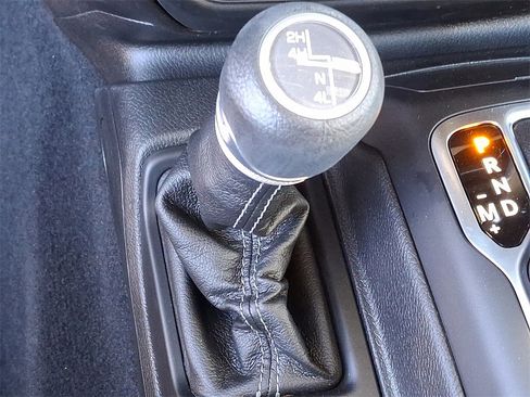 New 2025 Jeep Gladiator Sport image 16