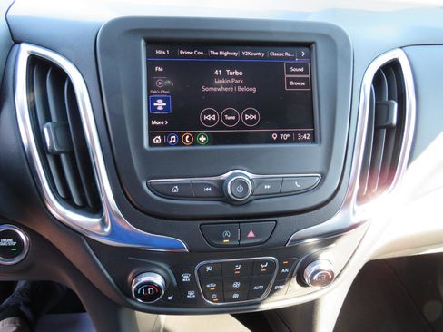 Used 2022 Chevrolet Equinox LT image 6