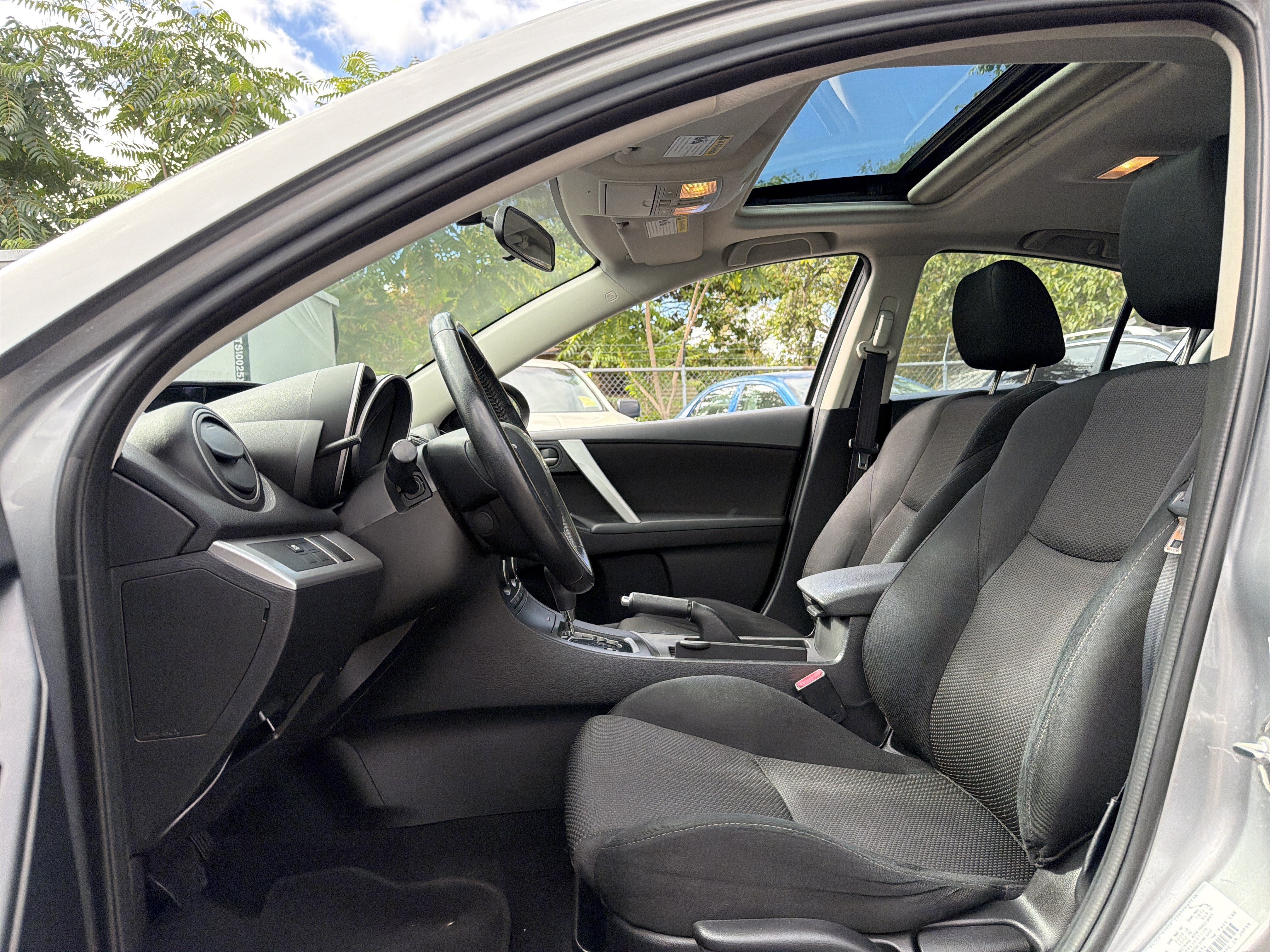 Used 2012 MAZDA MAZDA3 s Touring FWD image 7
