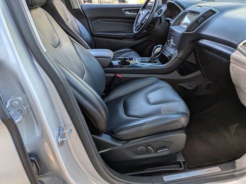 Used 2017 Ford Edge Titanium w/ Technology Package image 18