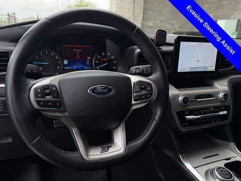 Used 2021 Ford Explorer XLT w/ Equipment Group 202A RWD image 13