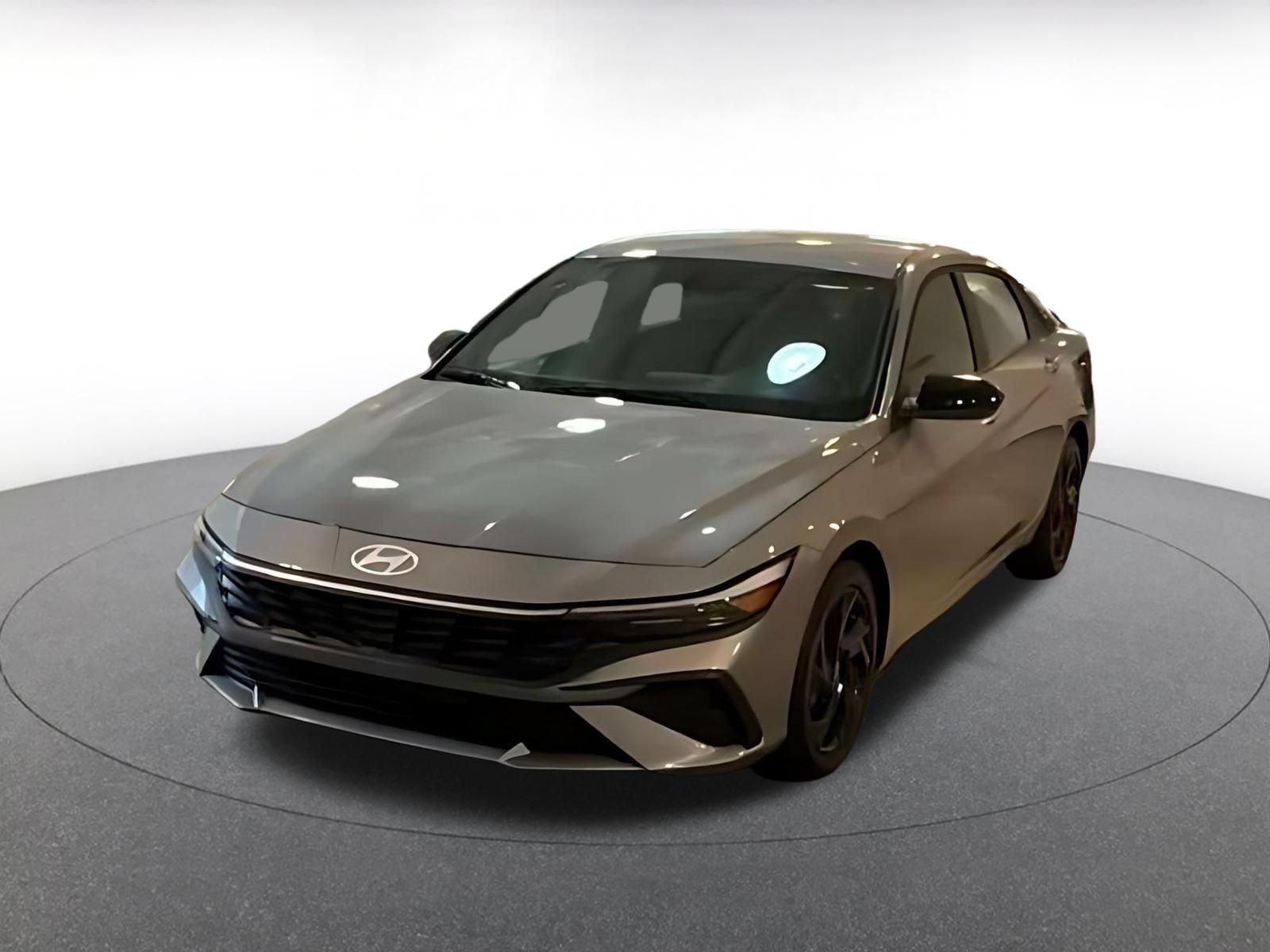 Used 2026 Hyundai Elantra Sport FWD image 6