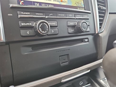 Used 2016 Porsche Macan S image 27