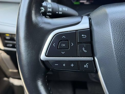 Used 2024 Toyota Highlander Platinum AWD/4WD image 9